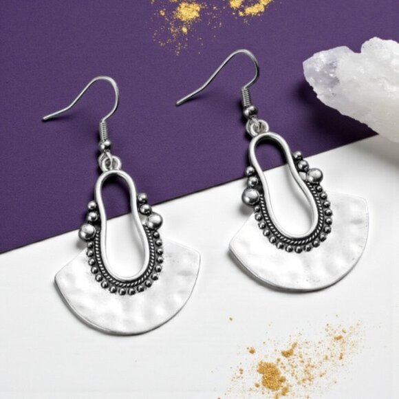 Boho Chic Antique Silver Plated Fan-Shaped Dangle Trendy Earrings - Picture 10 of 12